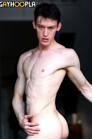 18 Y/O Ballet Dancer Kingsley Kross Gives Himself A Massive Facial!