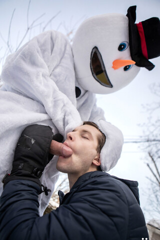 Gay snowman Bo Sinn fucking twink Benjamin Blue in the ass from behind