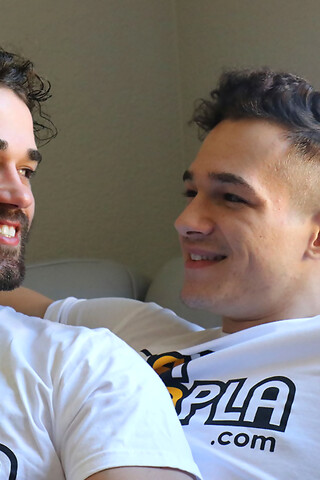 Jayden Marcos gives Jaxon Valor a Cum Facial