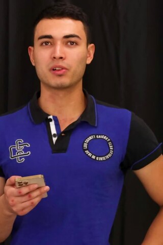 Elver Gudo Sings For The Camera!