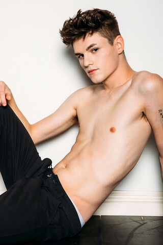 Avery Jones & Aiden Ward heat up the screen!
