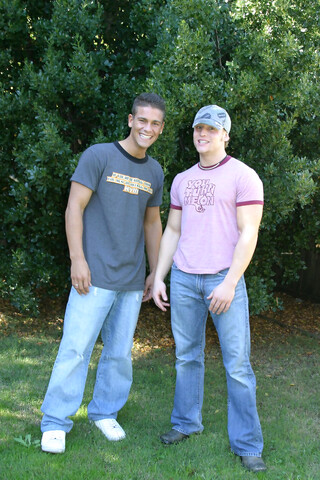 Handsome twinks Phoenix & Kenny get naked and masturbates together