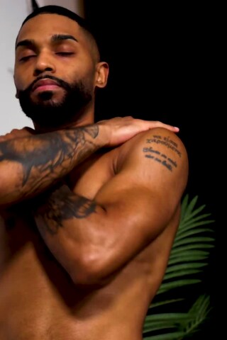Tatted Stud James Harp Does The Stroke 'N Poke For The Cameras!