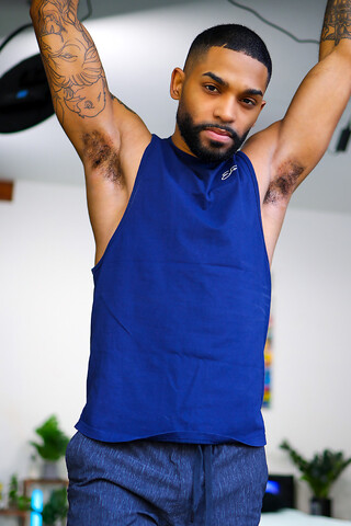 Tatted Stud James Harp Does The Stroke 'N Poke For The Cameras!