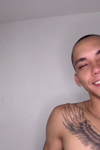 Tattooed Skinhead Works His XXL Cock